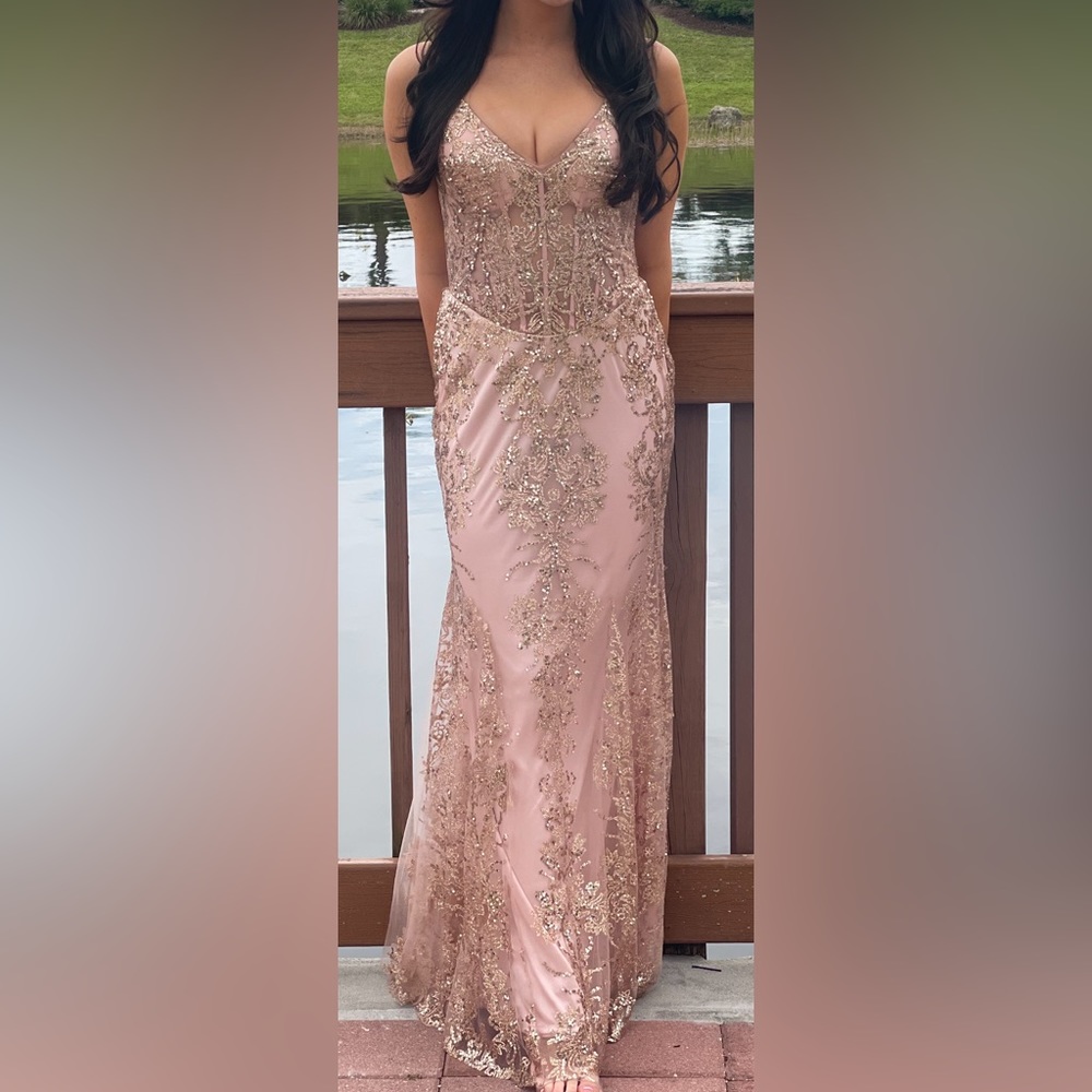PROM DRESS - Picture 4 of 4
